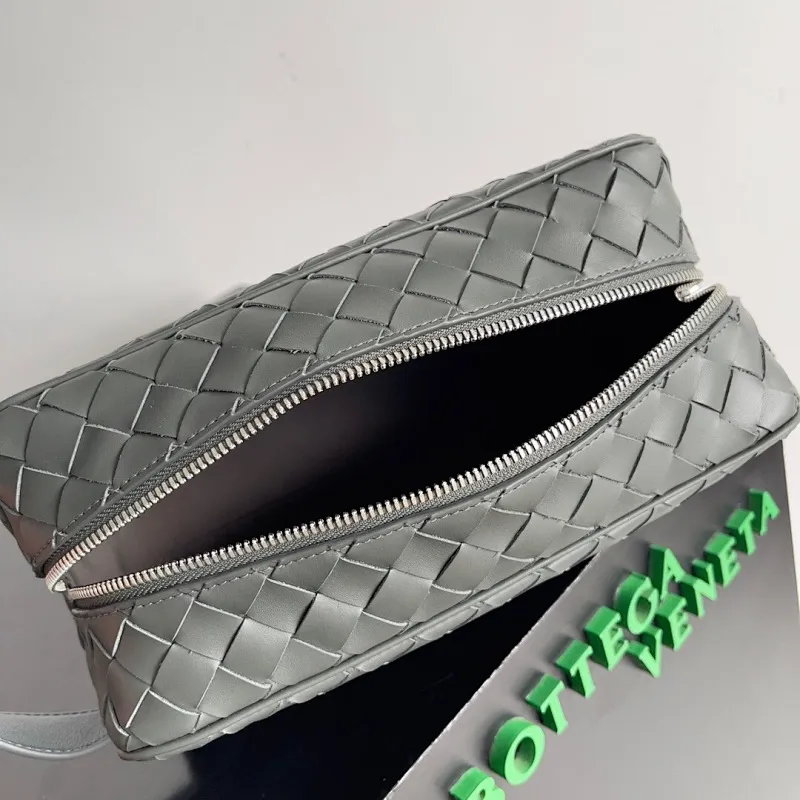 All categories 💚 Authentic bags 💚 BV 2025 new BV toiletry bag